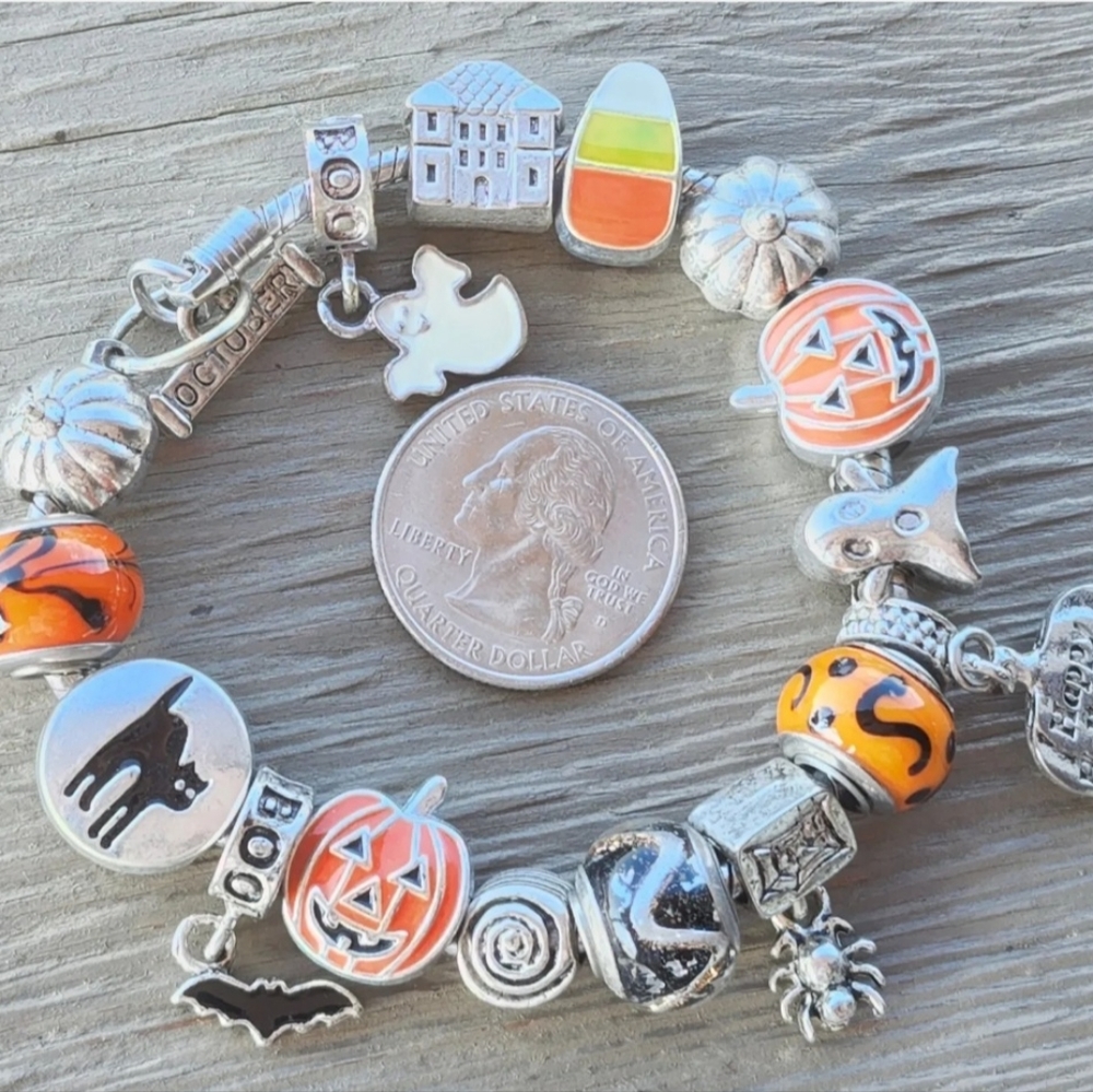 Willabee & Ward Toggle Charm Bracelet October Pumpkin Bat Boo Ghost Halloween - Picture 8 of 8